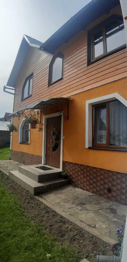 Guest House Karpaty Yaremche Exterior foto