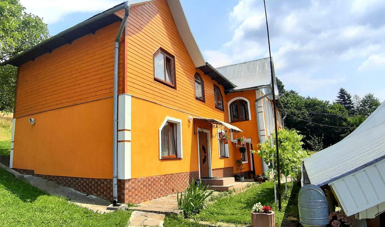 Guest House Karpaty Yaremche Exterior foto