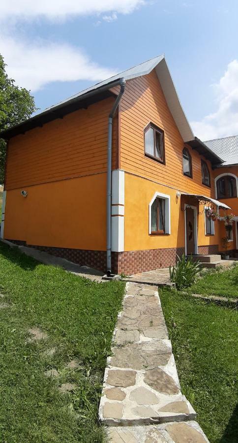 Guest House Karpaty Yaremche Exterior foto